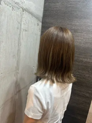 ミディアム カラー 保井 実奈美のヘアスタイル