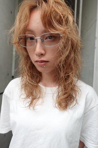 ミディアム カラー パーマ レイヤーカット\パー マ　chinatsuのヘアスタイル