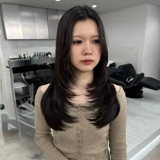 セミロング カラー カットモデル୨୧大阪 梅田タカシマリナ♡のヘアスタイル