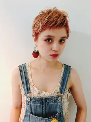 カラー 💓パーマ，💗 レイヤーカットのヘアスタイル