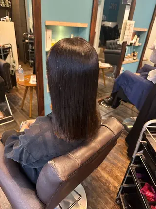 ミディアム カラー 足立 芹音のヘアスタイル
