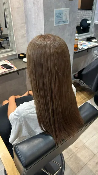 セミロング 成瀬 葵のヘアスタイル