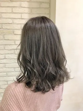 ミディアム カラー 大平 美沙のヘアスタイル