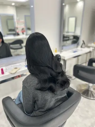 ロング カラー ヘアアレンジ 🎀RIN🎀 縮毛矯正🩶暗髪のヘアスタイル