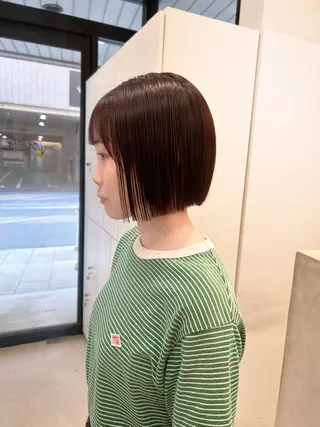 ショート しげ ゆりか/透明感 カラー/顔周りカットのヘアスタイル