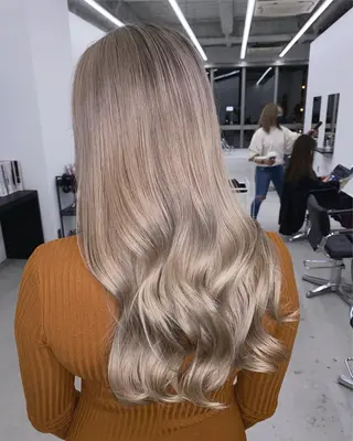 ロング カラー ブリーチ 透明感HIDEのヘアスタイル