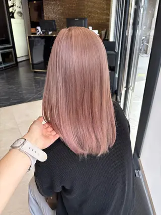 ミディアム 山岸 朱里のヘアスタイル