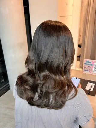 ロング オオバヤシ マホのヘアスタイル