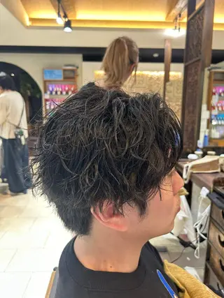 パーマ メンズ ✨髪質改善✨ハイトー ンカラー⭐️藤沢のヘアスタイル