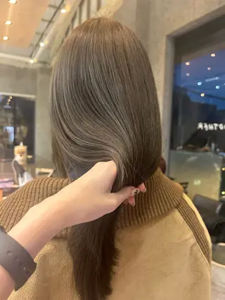 カラー 🫒オリーブ/透け感 レイヤー🌿モエカのヘアスタイル