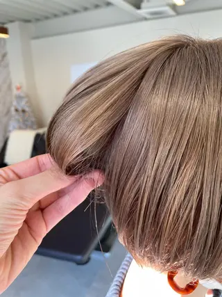 ショート カラー ハイトーン×似合わせ 🌱中川慎之介のヘアスタイル