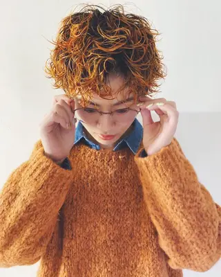 ミディアム カラー パーマ 🐈三毛猫ローライト ・mixカラー🐈のヘアスタイル
