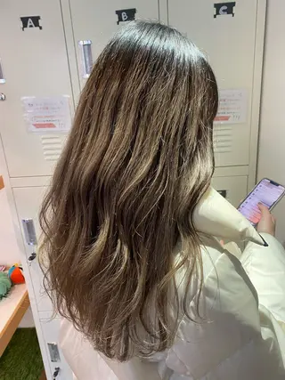 ロング FERIA池田 石田較貴のヘアスタイル