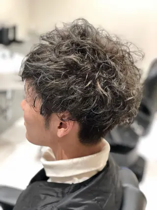 ショート カラー パーマ メンズ ✨ケア×デザイン🎨 杉本賢人のヘアスタイル