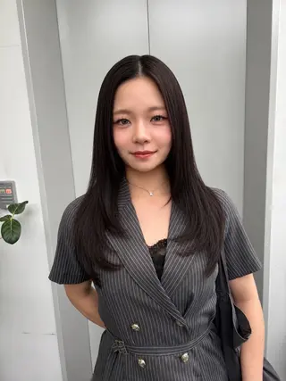 ロング カラー 韓国レイヤー⋆౨ৎﾟ 透カラー🩶／ユウキのヘアスタイル