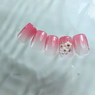 ネイル Legit nail salonのネイルデザイン