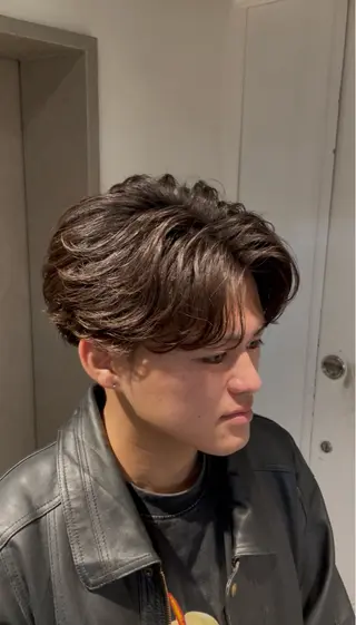 ショート パーマ メンズ 松本 悠太郎のヘアスタイル