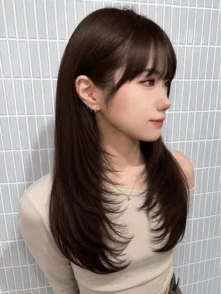ロング カラー 友田 那都のヘアスタイル