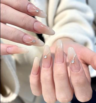 ネイル エリ🫧 nail池袋東口のネイルデザイン