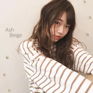 セミロング カラー 市川 千夏のヘアスタイル