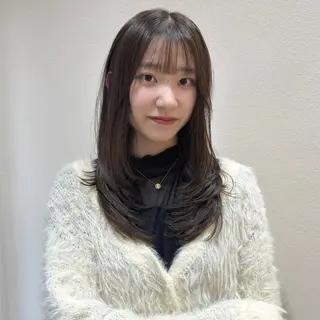 セミロング カラー fuyuna レイヤーカット🖤のヘアスタイル
