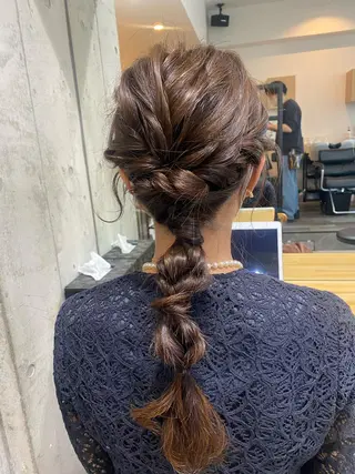 セミロング ヘアアレンジ 似合う髪型見つけます AYAKAのヘアスタイル