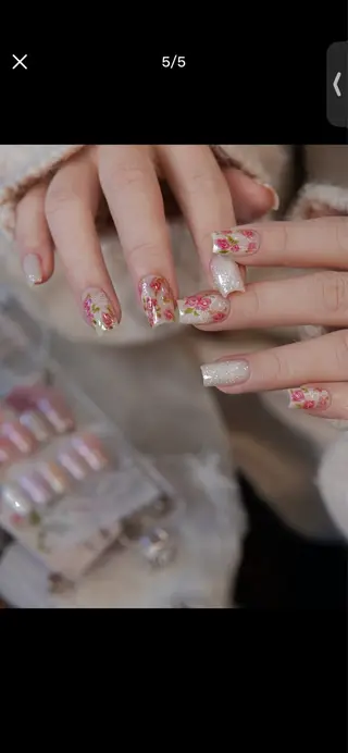 ネイル 🌈 Laule'aのネイルデザイン
