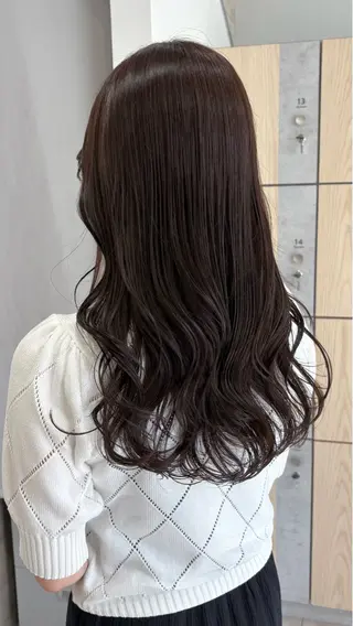 ロング カラー SAKINO ベージュカラーのヘアスタイル
