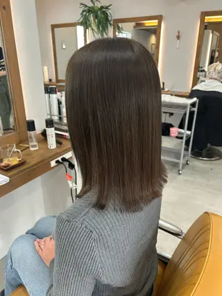 ミディアム カラー 小澤 志穂のヘアスタイル