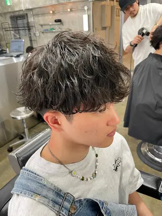 ショート カラー パーマ ヘアアレンジ メンズ 亀井隆汰/メンズ専門 パーマ/フェード可のヘアスタイル