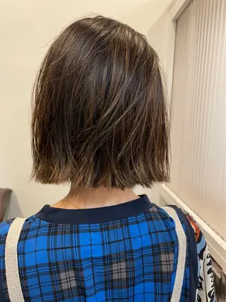 ミディアム カラー 丹 優菜のヘアスタイル