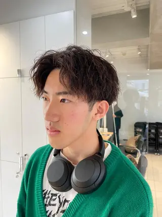 ショート ヘアアレンジ メンズ 艶カラー✨縮毛矯正✨ 翁長孝輔のヘアスタイル