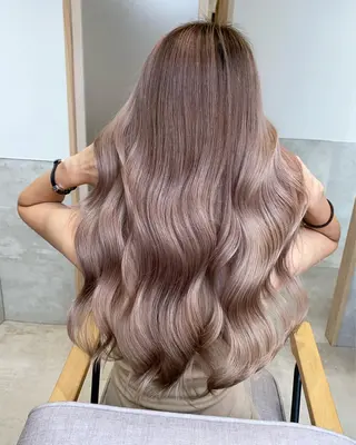 セミロング カラー ブリーチ 透明感HIDEのヘアスタイル