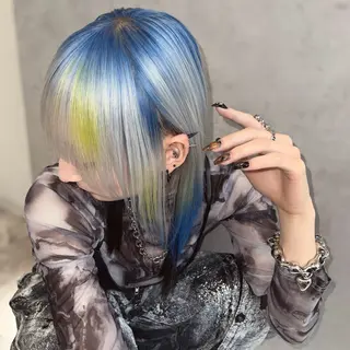セミロング カラー Ren. 🦋デザインカラーのヘアスタイル