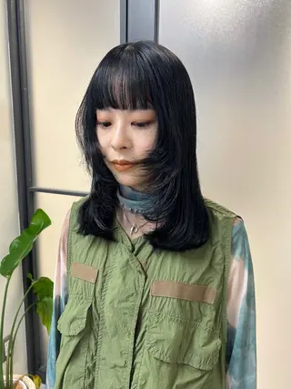 セミロング カラー AKO .のヘアスタイル