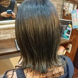 カラー ショート 美髪 カラーリストのヘアスタイル