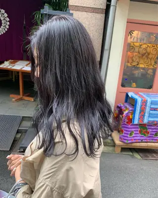 ミディアム カラー レイヤーカット 西村あきやのヘアスタイル