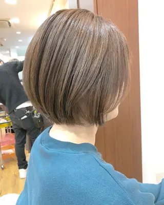 ショート 横浜ブリーチムラ直し ハイトーン/ブリーチのヘアスタイル