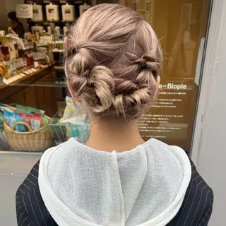 ミディアム カラー ヘアアレンジ KIHO ｜Bond 三軒茶屋のヘアスタイル