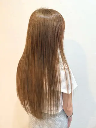 ロング カラー 柴原 杏梨のヘアスタイル