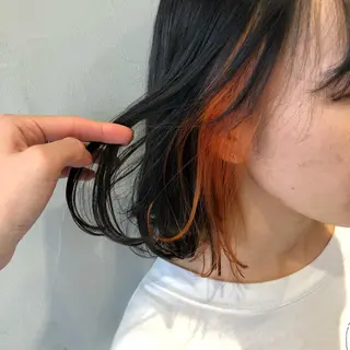 ショート カラー 荒木 依莉亜のヘアスタイル