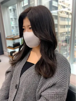 ミディアム カラー パーマ ヘアアレンジ メンズ キッズ ネイル マツエク・マツパ アイブロウ 似合せレイヤー/ 柔らか透明感カラーのヘアスタイル
