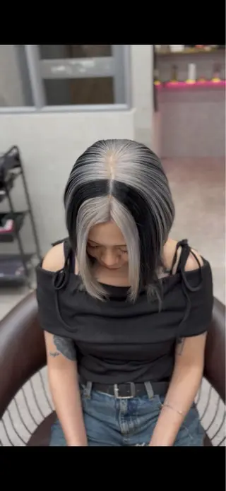 ミディアム カラー みのりハイトーン デザインカラーのヘアスタイル