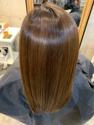 セミロング ミルクティーベージュ ブリーチ 店長 清水のヘアスタイル
