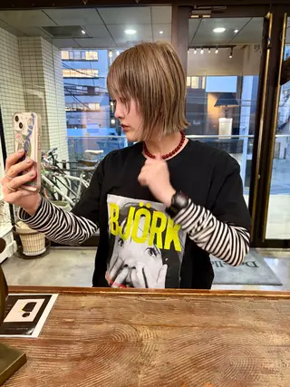 ショート カラー 千葉 郁也のヘアスタイル