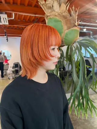 カラー 安谷 彩香のヘアスタイル