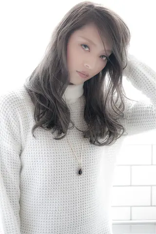 ミディアム EIGHT plum TOKIOリミテッドのヘアスタイル