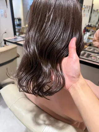 セミロング 井上 浅朝のヘアスタイル