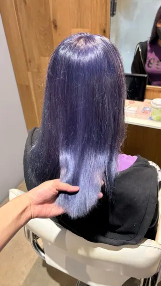 セミロング カラー 紅/透明感カラー /カットのヘアスタイル