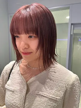ミディアム 🐩透明感ミルクティ ーピンクニイナ🐩のヘアスタイル
